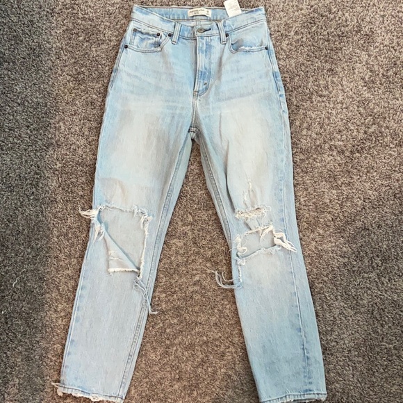 Abercrombie & Fitch Denim - ABERCROMBIE MOM JEANS